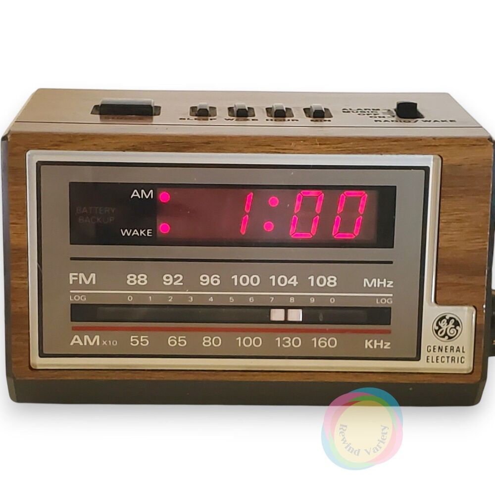 Vintage GE Digital AM FM Clock Radio Woodgrain 80s
